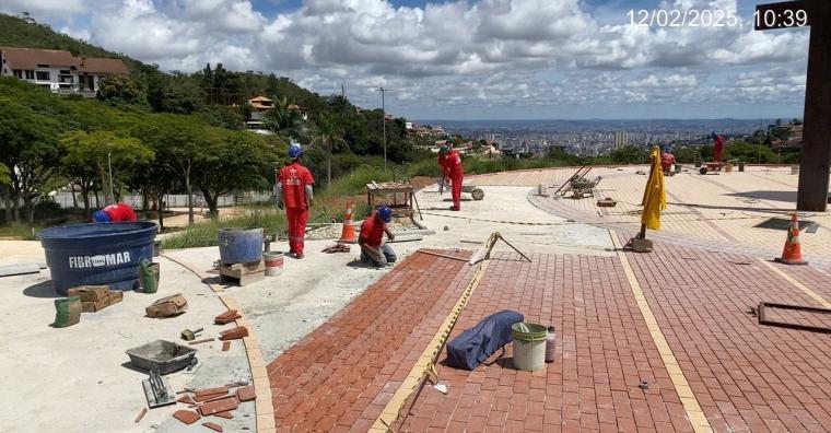 Obras na Praça do Papa