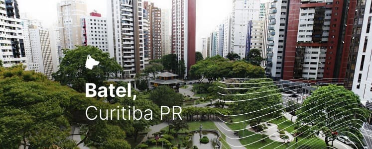 Vista da Praça do Japão, no bairro Batel em Curitiba.