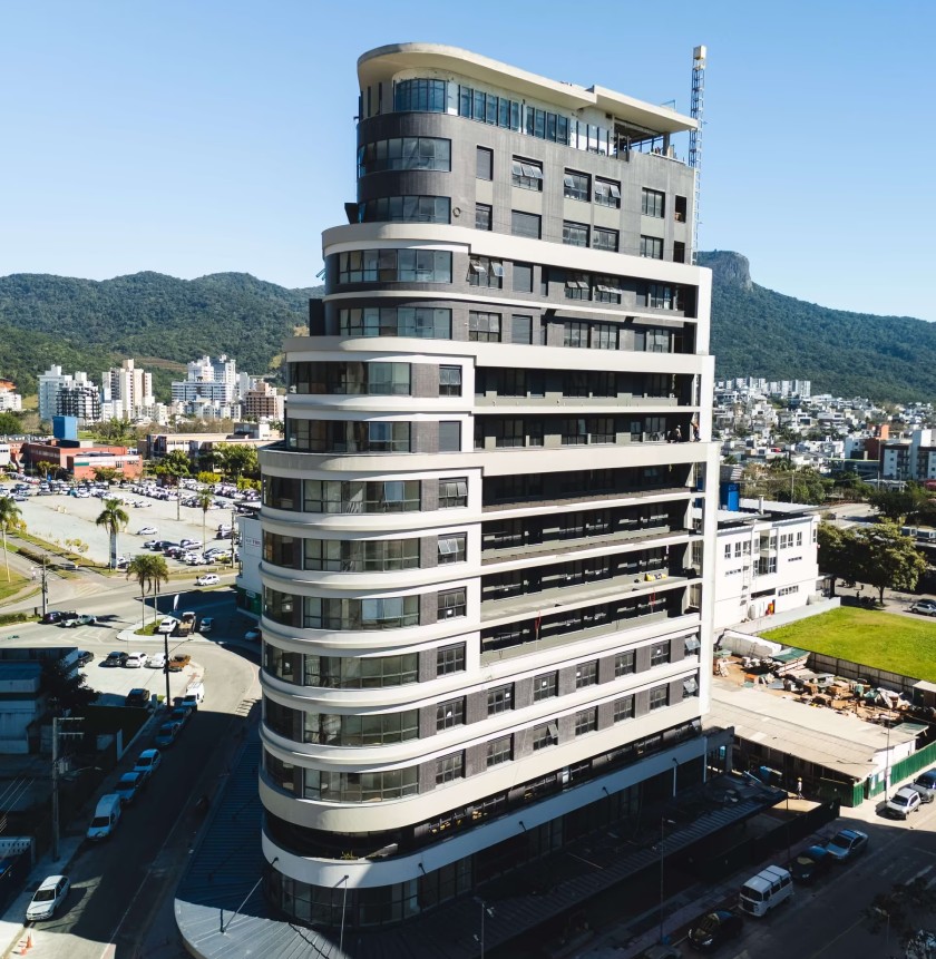 Fachada do Loma Pedra Branca