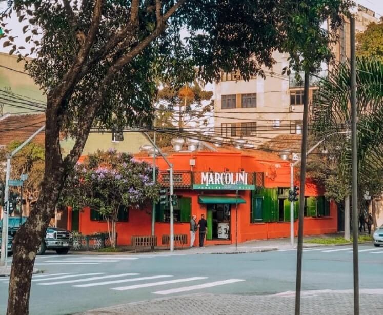 Fachada da Padaria Marcolini no bairro batel em curitiba