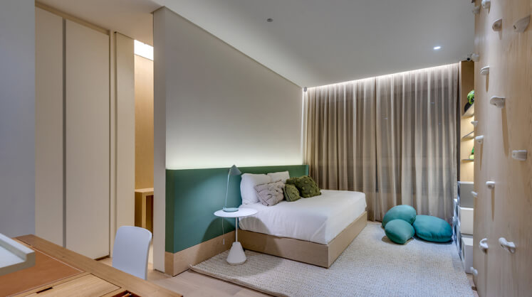 Quarto Epic City Home