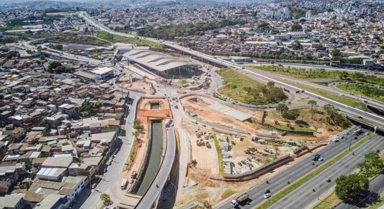 Imagem aérea da obra da Praça das Águas