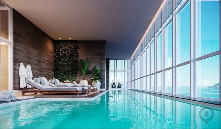 Piscina interna e spa do Boreal Tower