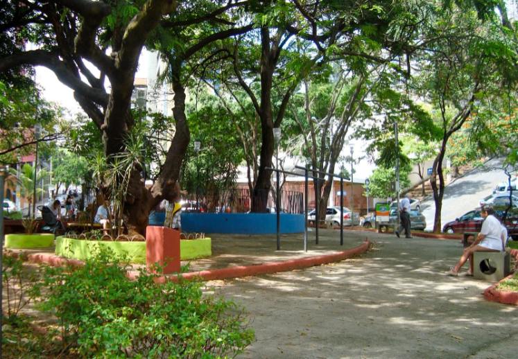 Praça Leonardo Gutierrez em Belo Horizonte, MG