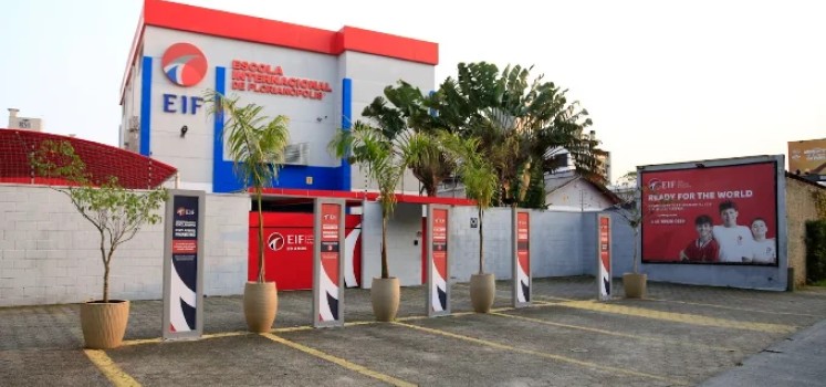 Fachada da escola EIF