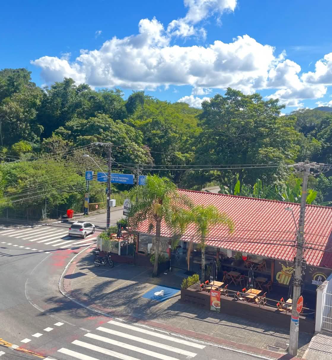 Foto da entrada da UFSC na Carvoeira